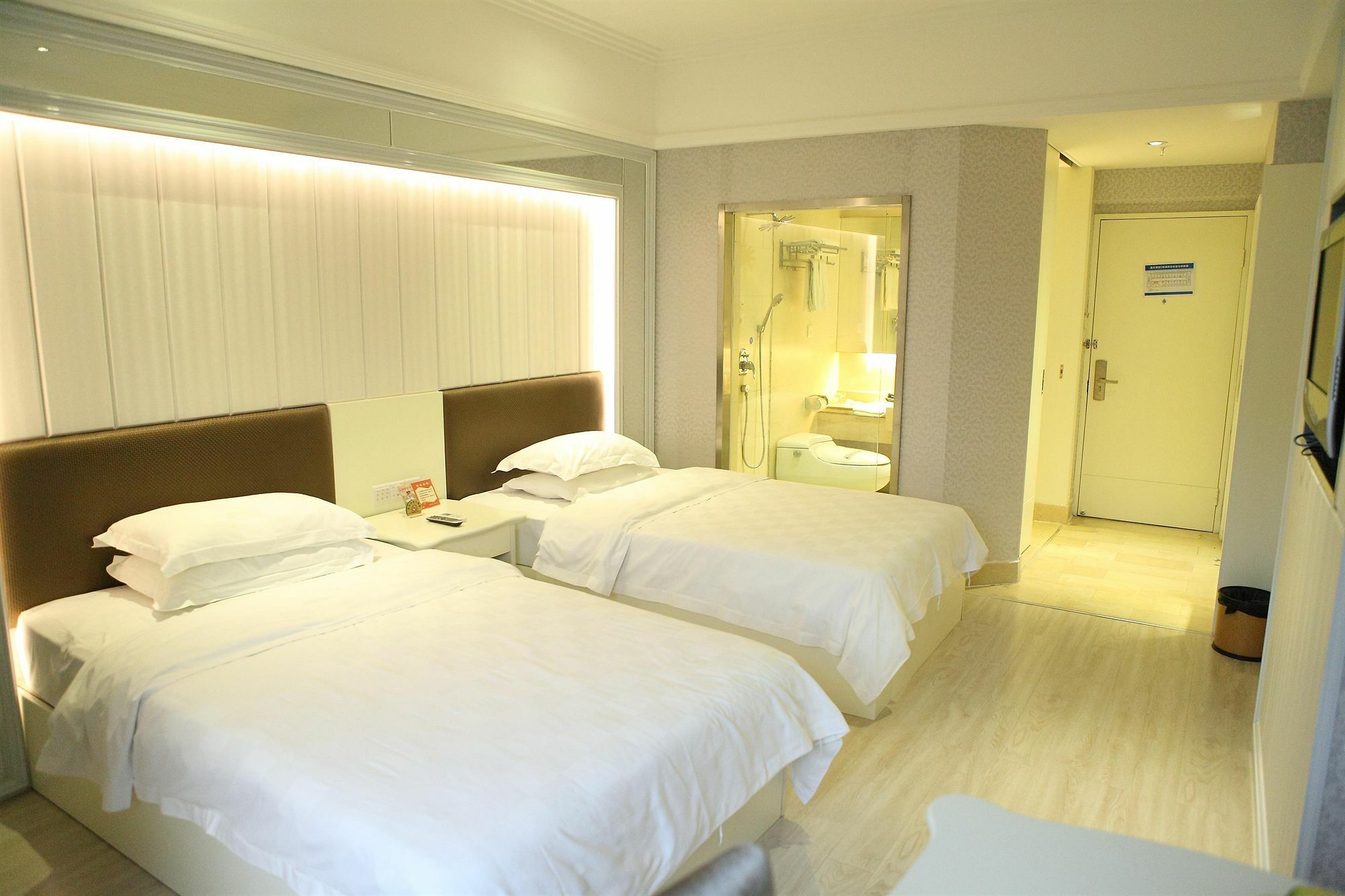 Bluesky Hotel Guangzhou Dış mekan fotoğraf