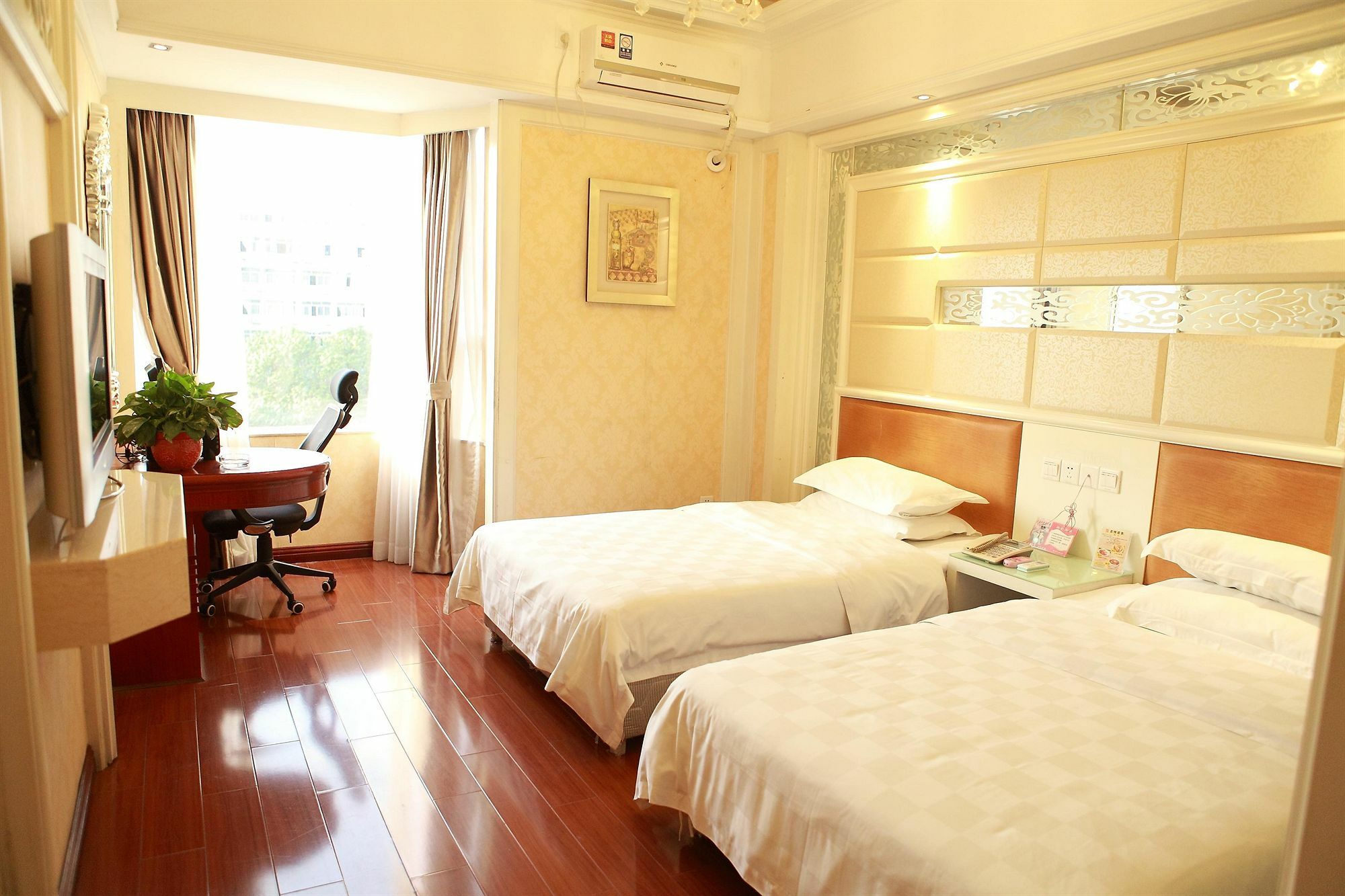 Bluesky Hotel Guangzhou Dış mekan fotoğraf