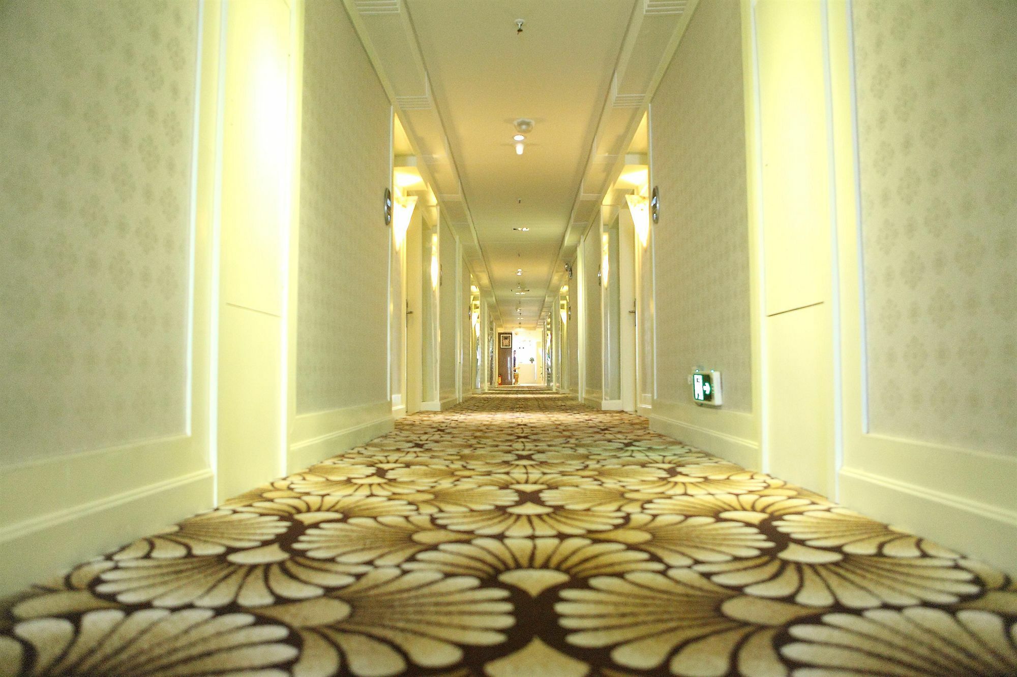 Bluesky Hotel Guangzhou Dış mekan fotoğraf